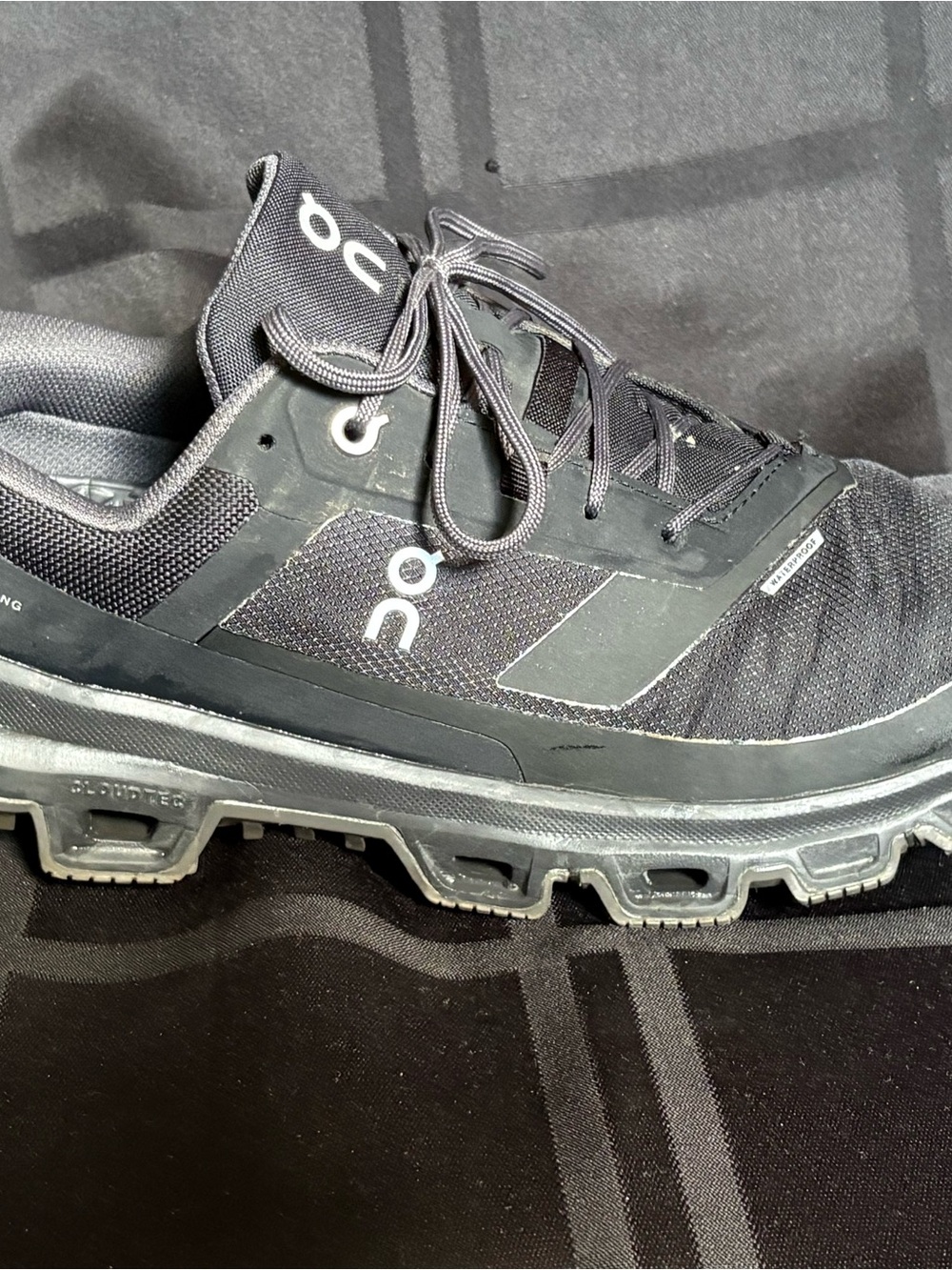 Size 11 On Cloud Cloudventure Waterproof Black trail running hiking - 32-99249